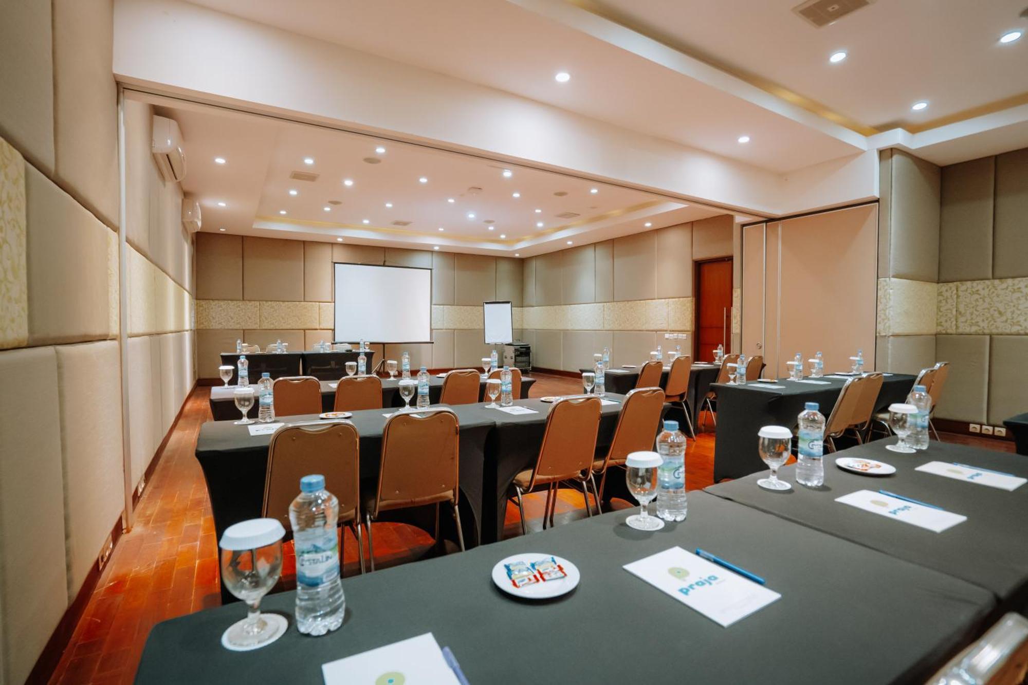 Praja Hotel Denpasar  Luaran gambar